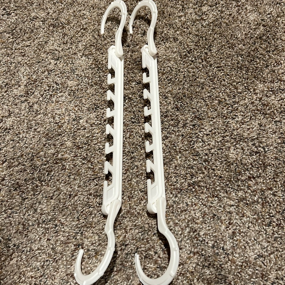 🔥NWOT Plastic Magic Hangers (space saving)